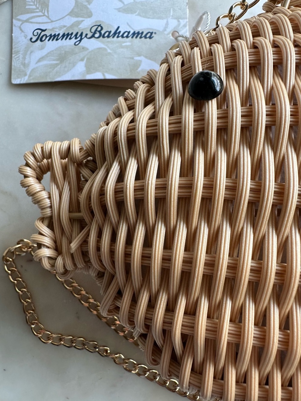 NEW Tommy Bahama Tan Woven Fish Crossbody with Gold Chain New w/ Tags Attached - Picture 3 of 6